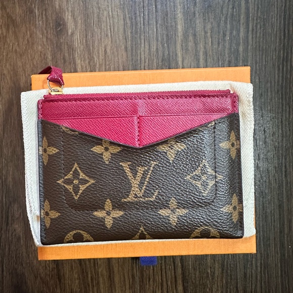 LV zipped card holder with a beautiful dark fuscia trim - Picture 3 of 6